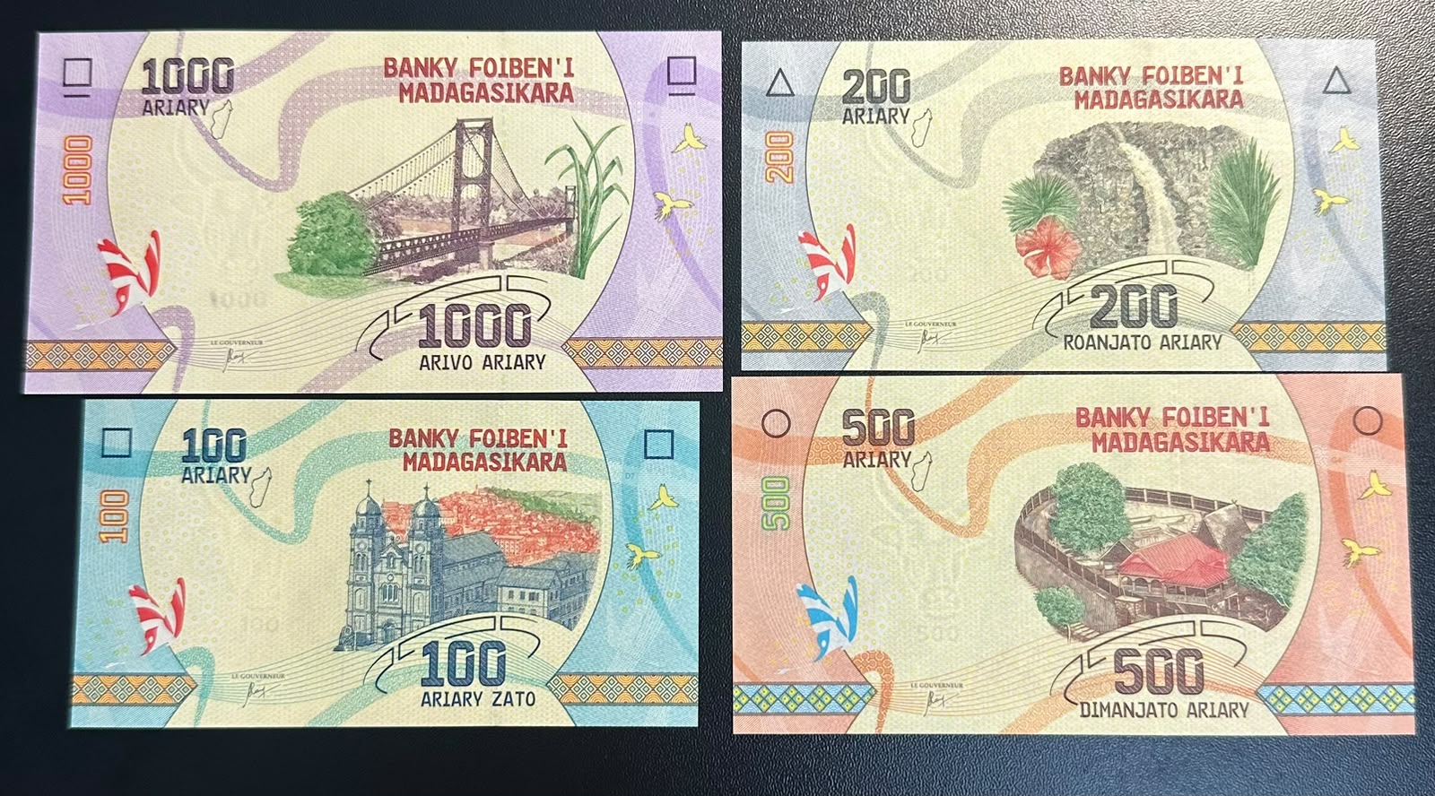 סט 4 שטרות מדגסקר 100-1000 אריארי (UNC) – טבע, חי ונופים | Madagascar 4 Banknotes Set 100 to 1000 Ariary (UNC) - Nature & Wildlife