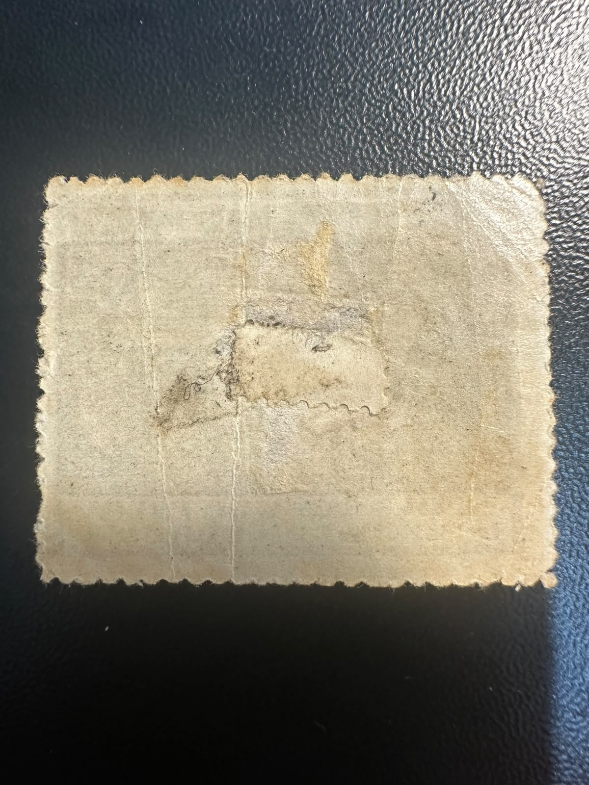 בול הרפובליקה הסובייטית של ארמניה 1922 – איכר חורש שדה 10,000 רובל | 1922 Armenian SSR 10,000 Rubles Stamp – Farmer Plowing