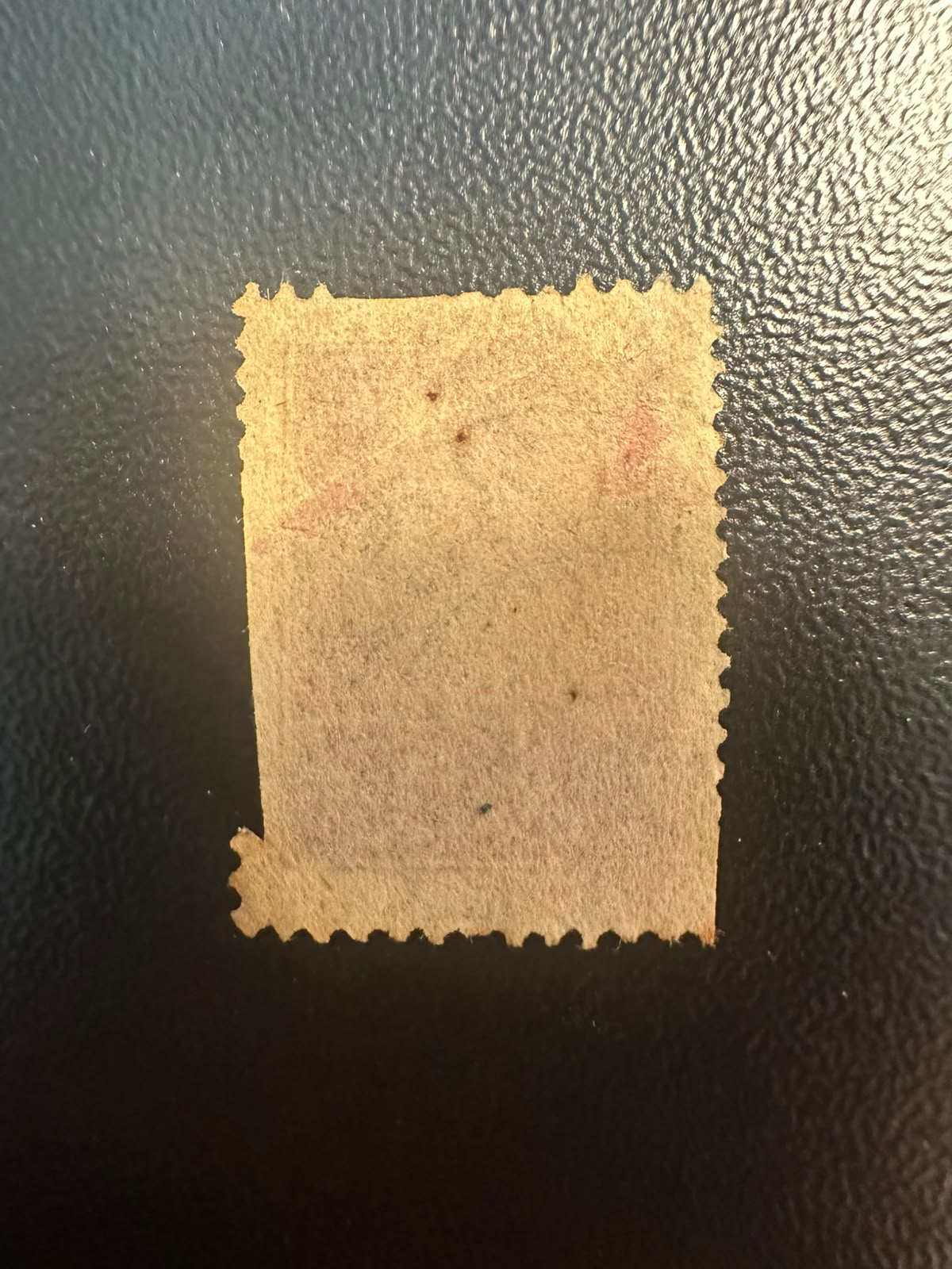 בול ברית המועצות 1923 – פועל 4 קופייקות תקן הזהב (חותמת מוסקבה) | 1923 USSR 4 Kopeks Gold Standard Stamp – Worker (Moscow Cancel)